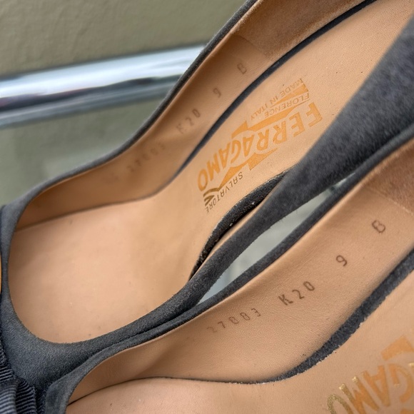 Salvatore Ferragamo Gold and Gray Heels - Picture 4 of 6